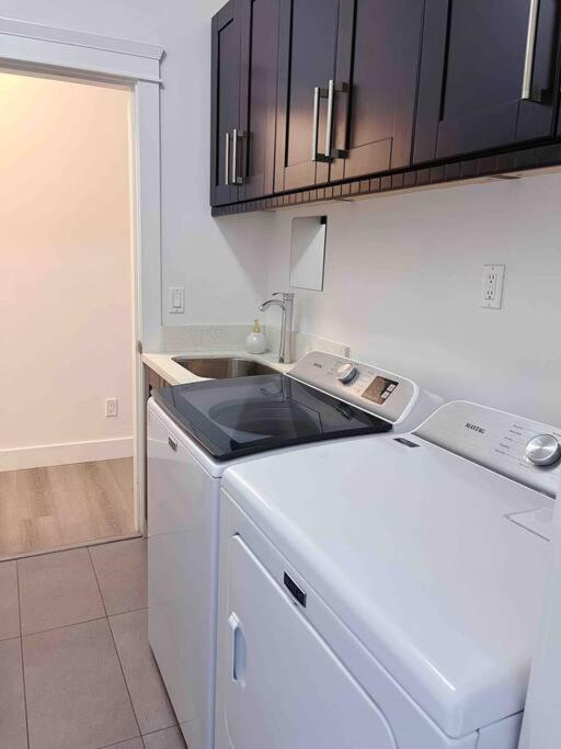Si & Daniel Home Near Yvr Airport & Skytrain Separate Entry Free Parking Richmond Exterior foto